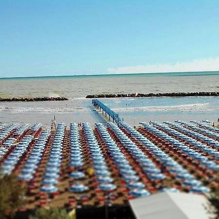 بيلاريا-إيجيا مارينا Happy Camping Village المظهر الخارجي الصورة